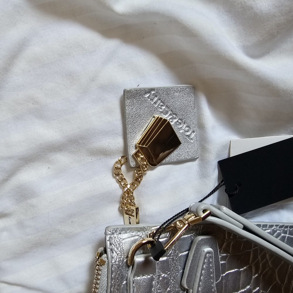 Silver Tote&Carry Crocodile Clutch - Picture 6 of 6